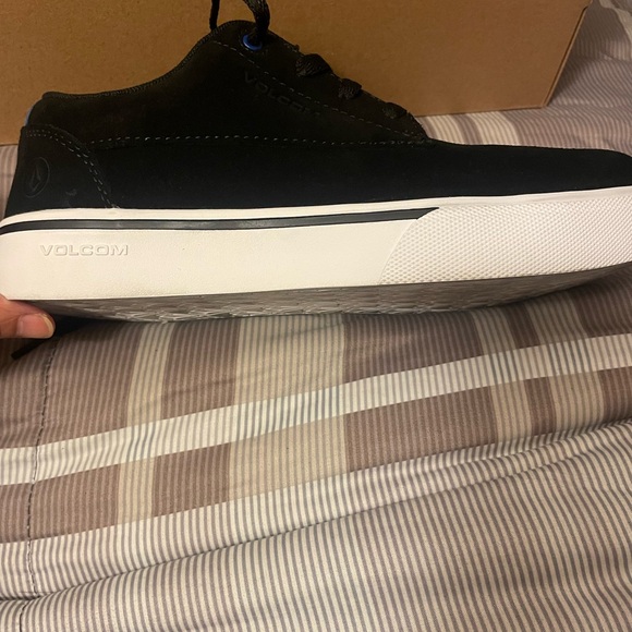 Black Volcom Workwear shoes - Picture 7 of 9